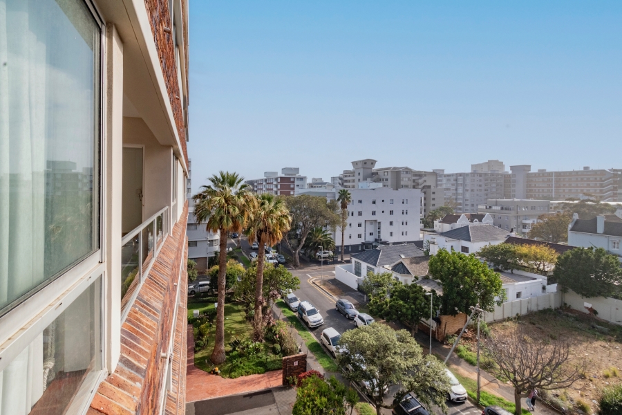 3 Bedroom Property for Sale in Sea Point Western Cape